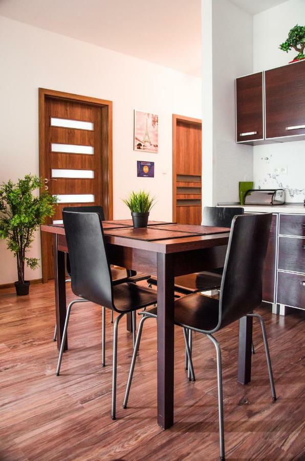 Apartament Centrum Gieldowa Warszawa Exteriör bild